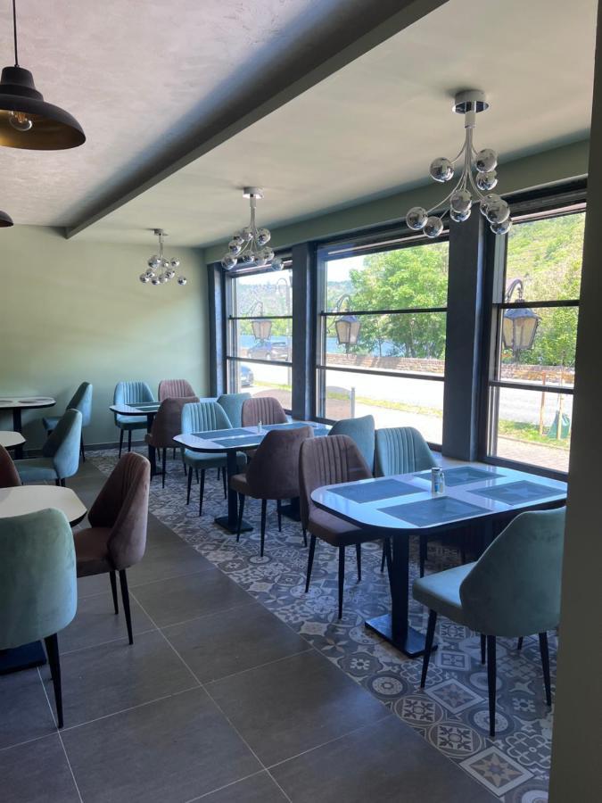 Apartment Cafe Braun *