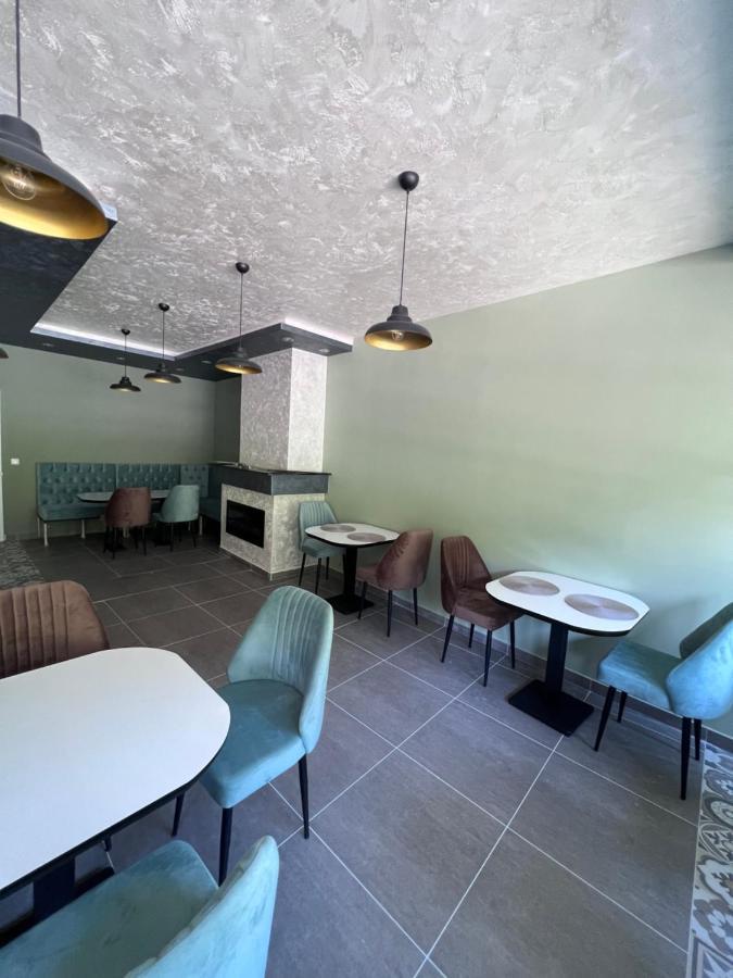 Apartment Cafe Braun *