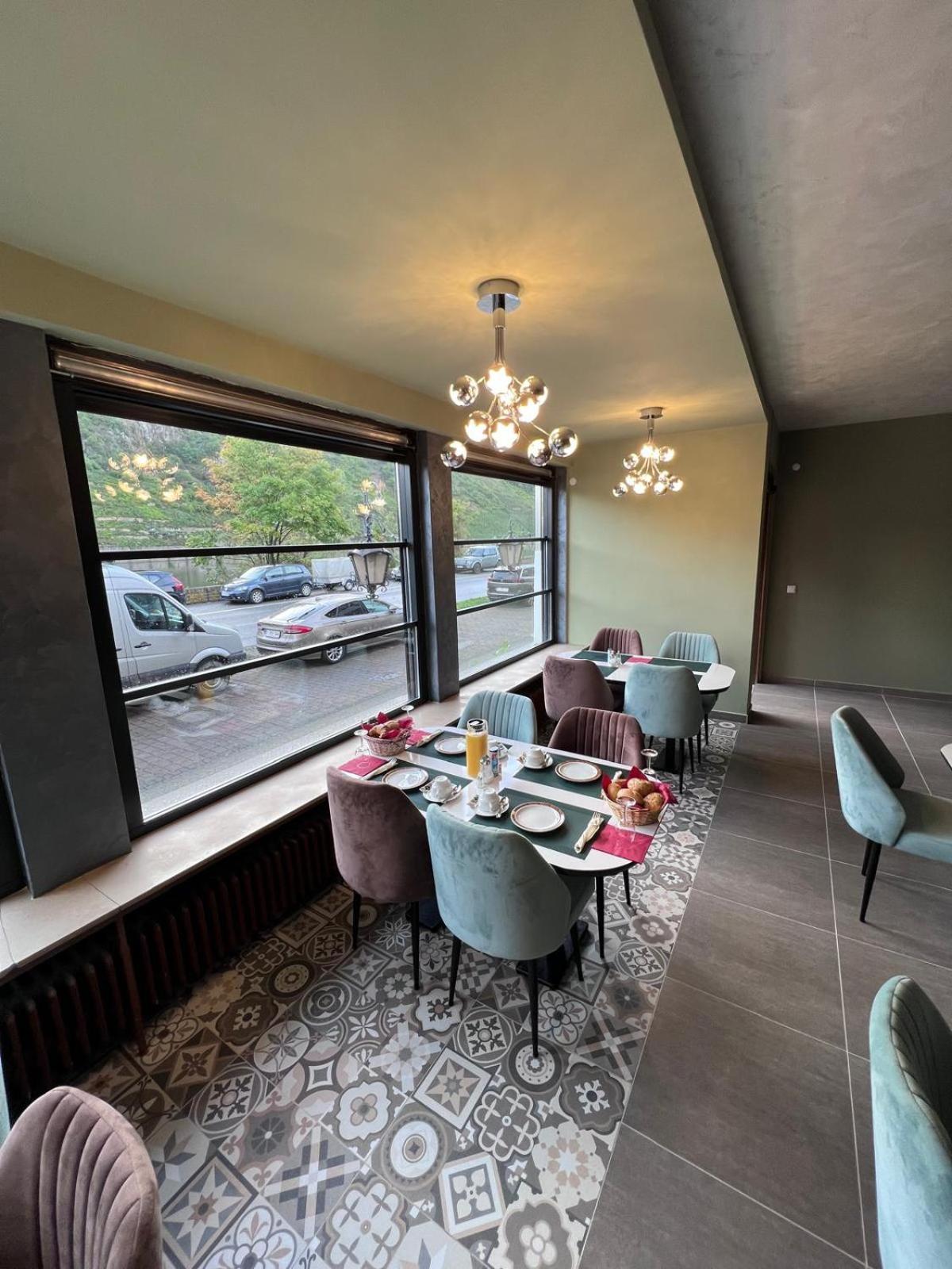 Apartment Cafe Braun *